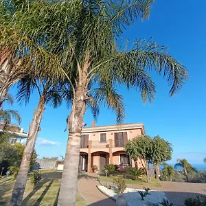 Frühstückspension Feluchia Tra Il Mare E Il Vulcano, Acireale
